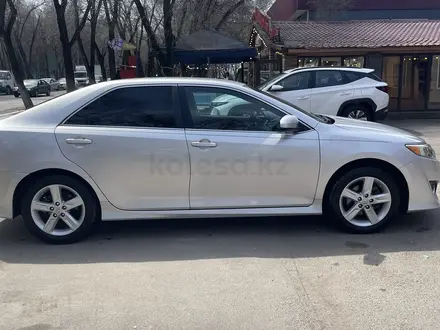 Toyota Camry 2014 года за 9 100 000 тг. в Алматы – фото 25