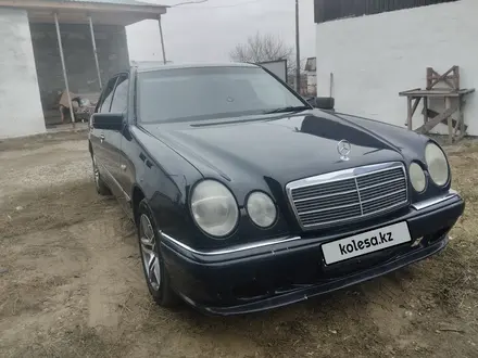 Mercedes-Benz E 230 1998 года за 2 300 000 тг. в Усть-Каменогорск – фото 33