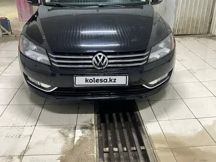 Volkswagen Passat 2012 года за 5 200 000 тг. в Жанаозен