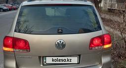 Volkswagen Touareg 2006 годаүшін4 700 000 тг. в Алматы