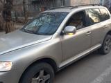 Volkswagen Touareg 2006 года за 4 700 000 тг. в Алматы – фото 4