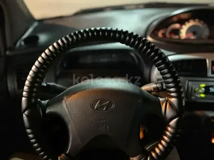 Hyundai Matrix 2003 года за 2 600 000 тг. в Актобе – фото 7