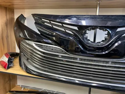 Бампер передний Toyota Camry 70 ORIGINAL за 10 000 тг. в Алматы – фото 6