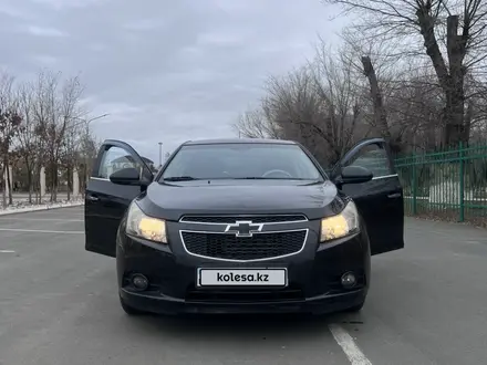 Chevrolet Cruze 2011 года за 3 700 000 тг. в Атырау – фото 2