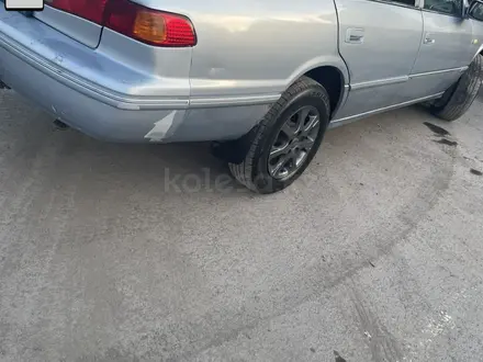 Toyota Camry 1998 года за 3 200 000 тг. в Караганда – фото 14