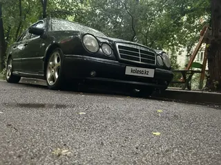 Mercedes-Benz E 280