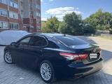 Toyota Camry 2018 годаүшін7 500 000 тг. в Актобе – фото 4