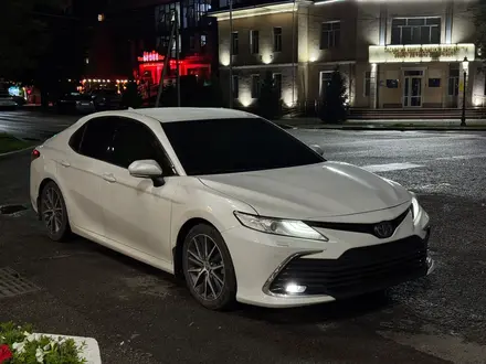 Toyota Camry 2023 года за 18 700 000 тг. в Астана – фото 3