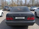 Mercedes-Benz E 280 1996 года за 2 650 000 тг. в Алматы – фото 4