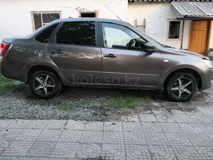 ВАЗ (Lada) Granta 2190 2018 годаүшін3 999 999 тг. в Усть-Каменогорск – фото 2