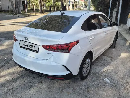 Hyundai Accent 2022 года за 7 777 777 тг. в Алматы – фото 3