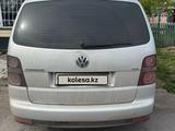 Volkswagen Touran 2006 года за 3 000 000 тг. в Караганда – фото 3