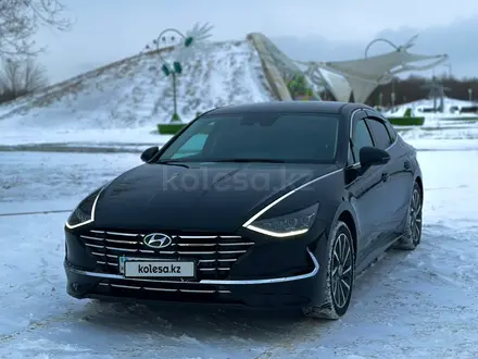 Hyundai Sonata 2023 года за 13 950 000 тг. в Актобе