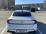 Hyundai Sonata 2020 года за 12 000 000 тг. в Усть-Каменогорск – фото 2
