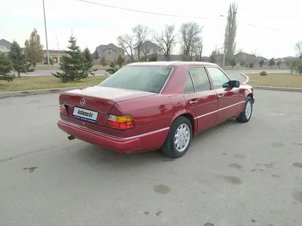 Mercedes-Benz E 230 1992 года за 1 700 000 тг. в Тараз – фото 11