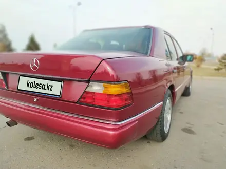 Mercedes-Benz E 230 1992 года за 1 700 000 тг. в Тараз – фото 21