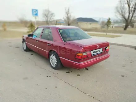 Mercedes-Benz E 230 1992 года за 1 700 000 тг. в Тараз – фото 26