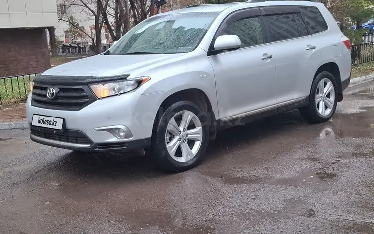 Toyota Highlander 2013 года за 12 700 000 тг. в Астана