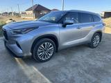 Toyota Highlander 2023 года за 26 000 000 тг. в Жезказган – фото 3