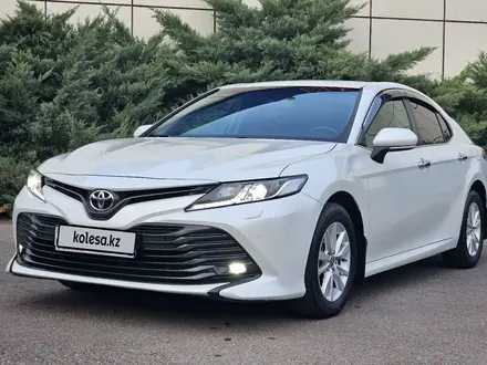 Toyota Camry 2020 года за 13 200 000 тг. в Шымкент – фото 3