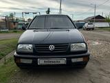 Volkswagen Vento 1993 года за 1 600 000 тг. в Караганда