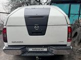 Nissan Navara 2010 года за 6 500 000 тг. в Алматы – фото 2