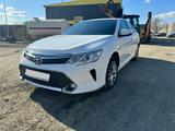 Toyota Camry 2015 года за 10 500 000 тг. в Актобе