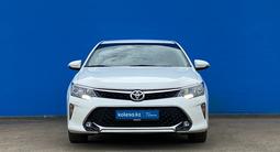 Toyota Camry 2018 года за 12 820 000 тг. в Алматы – фото 2