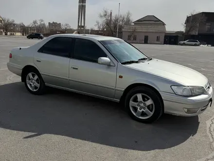 Toyota Camry 2000 года за 5 000 000 тг. в Кызылорда – фото 2