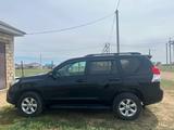 Toyota Land Cruiser Prado 2010 года за 12 800 000 тг. в Актобе – фото 2