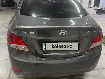 Hyundai Solaris 2014 года за 3 500 000 тг. в Астана – фото 2