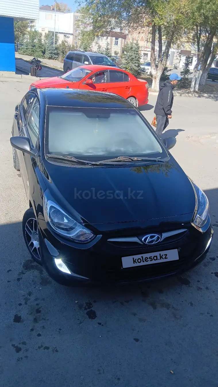 Hyundai Accent, 2011
