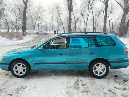 Toyota Carina E 1997 годаүшін2 300 000 тг. в Алматы – фото 2