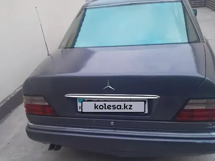 Mercedes-Benz E 220 1994 годаүшін2 300 000 тг. в Шымкент – фото 3