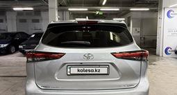Toyota Highlander 2022 года за 20 000 000 тг. в Астана – фото 2