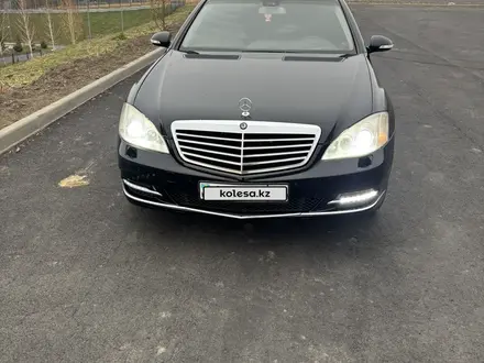 Mercedes-Benz S 550 2007 года за 8 000 000 тг. в Алматы