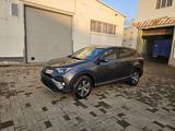 Toyota RAV4 2018 годаүшін8 500 000 тг. в Актобе – фото 2