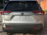 Toyota RAV4 2021 года за 10 500 000 тг. в Актобе – фото 2