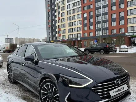 Hyundai Sonata 2020 года за 11 500 000 тг. в Астана – фото 2