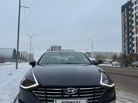 Hyundai Sonata 2020 года за 11 500 000 тг. в Астана – фото 3