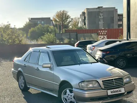 Mercedes-Benz C 220 1995 года за 1 900 000 тг. в Караганда