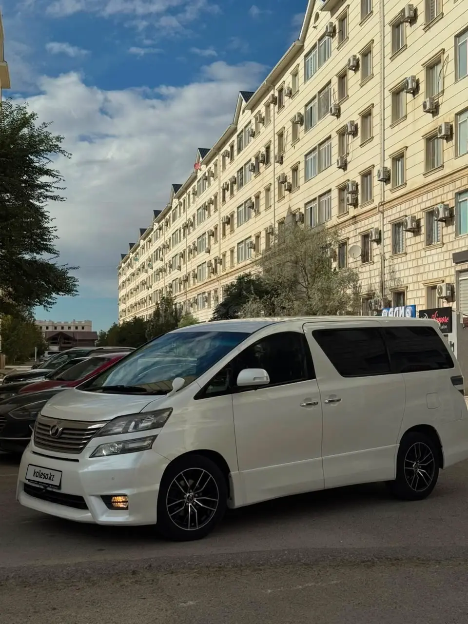 Toyota Alphard, 2012