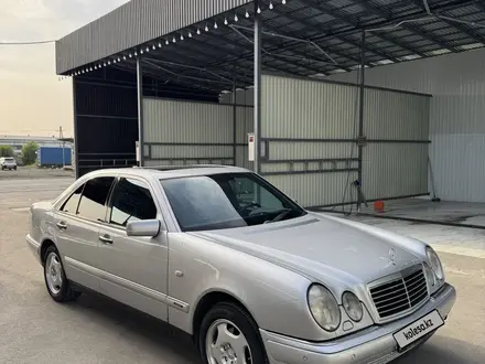 Mercedes-Benz E 320 1998 года за 3 500 000 тг. в Алматы – фото 7