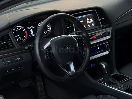 Hyundai Sonata 2017 года за 8 800 000 тг. в Алматы – фото 12