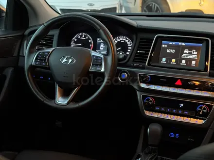 Hyundai Sonata 2017 года за 8 800 000 тг. в Алматы – фото 25