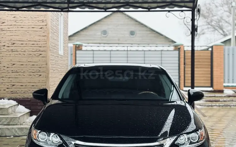Lexus ES 300h 2014 года за 9 000 000 тг. в Атырау