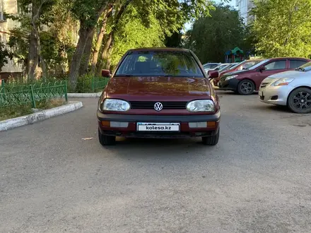 Volkswagen Golf 1996 года за 1 650 000 тг. в Астана – фото 2