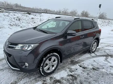 Toyota RAV4 2013 года за 11 800 000 тг. в Актобе – фото 2