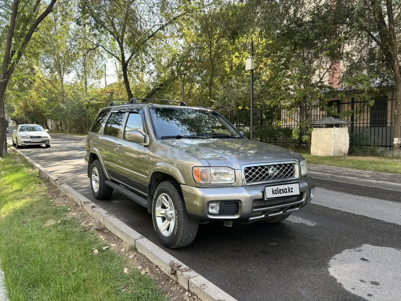 Nissan Pathfinder, 2004