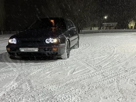 Volkswagen Golf 1993 года за 1 730 000 тг. в Актобе – фото 16